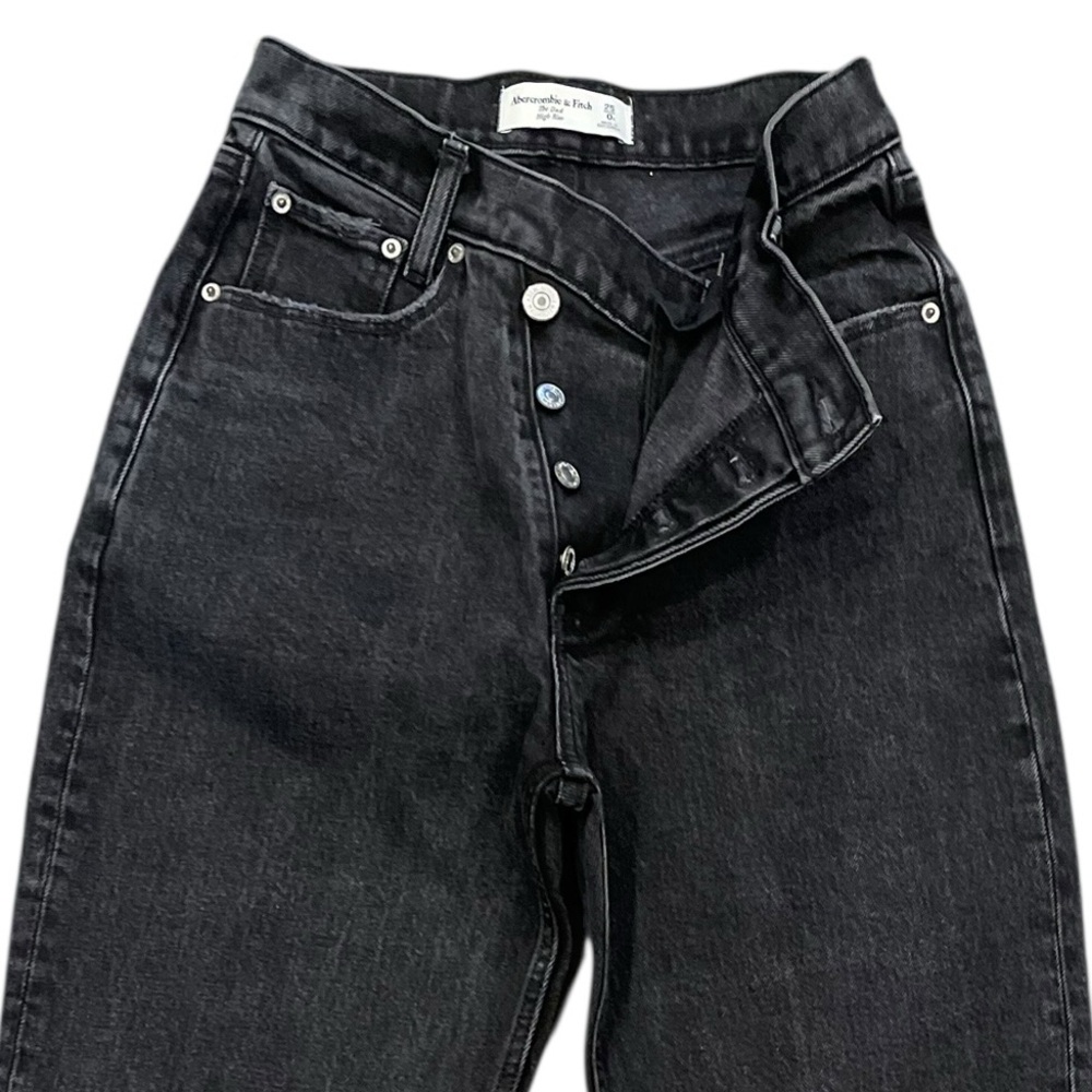 High Rise Straight Leg Black Jeans Frayed Hem Y2K Model Off Duty 25